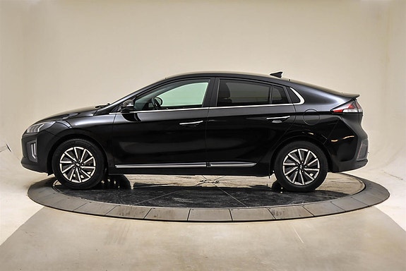 Hyundai IONIQ 2 of 29