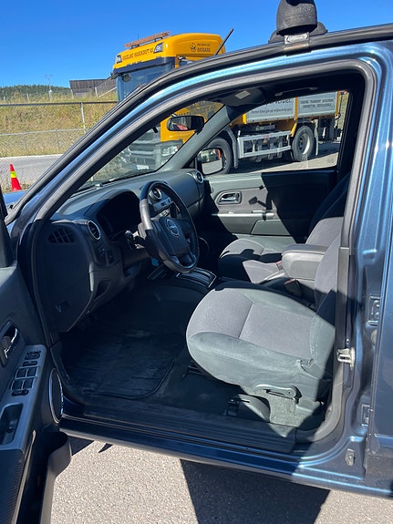 Isuzu D-max 15 of 15