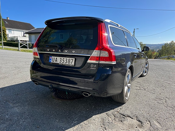 Volvo V70 8 of 15