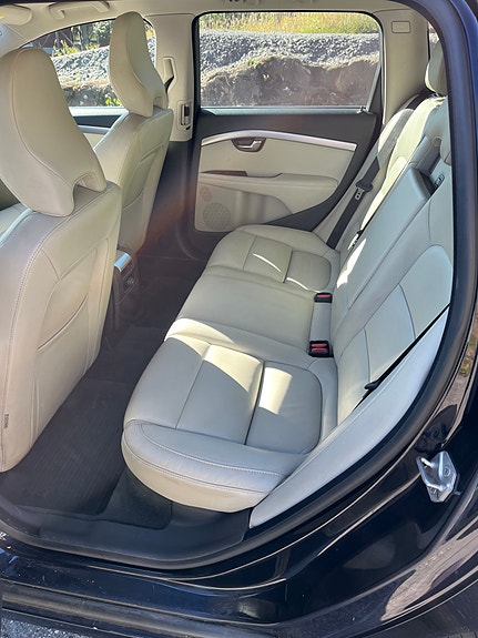 Volvo V70 12 of 15