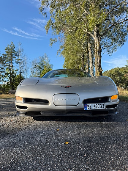 Chevrolet Corvette 3 of 11