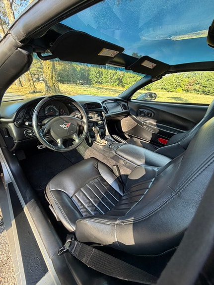 Chevrolet Corvette 8 of 11