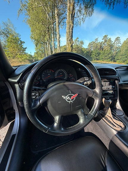 Chevrolet Corvette 9 of 11