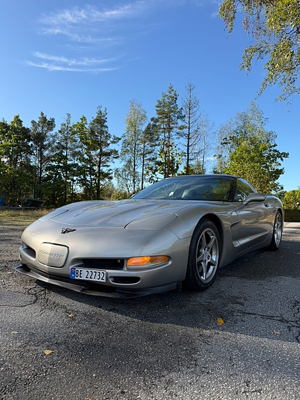 Chevrolet Corvette 4 of 11