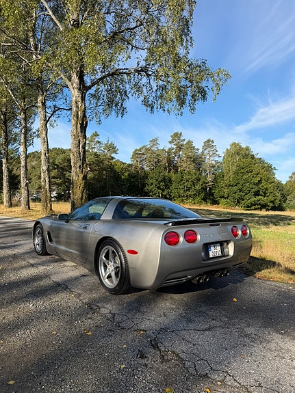 Chevrolet Corvette 7 of 11