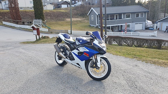 Suzuki GSX-R 1000 4 of 12