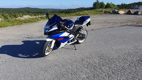 Suzuki GSX-R 1000 6 of 12