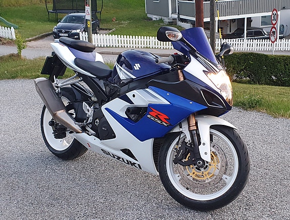 Suzuki GSX-R 1000 2 of 12