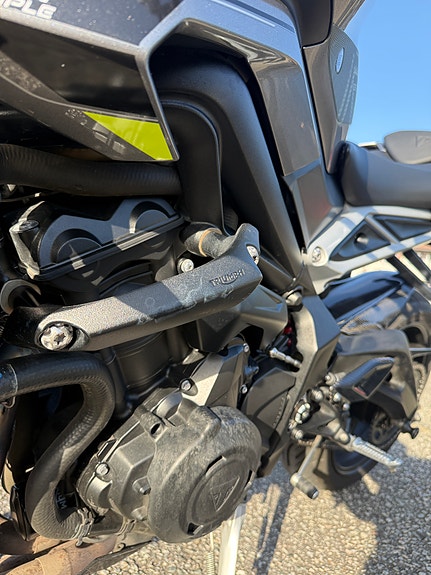 Triumph Street Triple 765 R 11 of 13