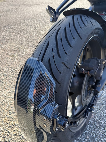 Triumph Street Triple 765 R 8 of 13