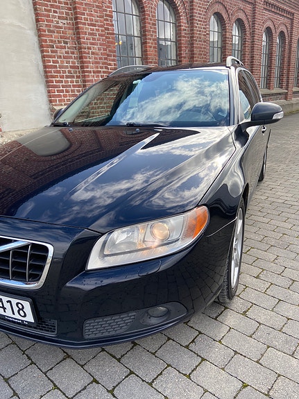 Volvo V70 3 of 30