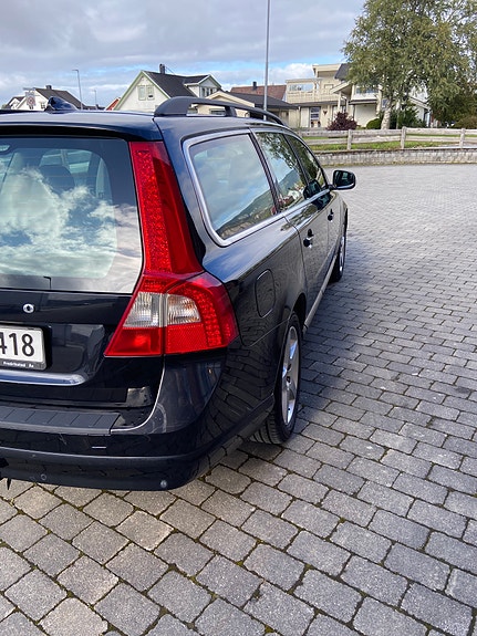 Volvo V70 12 of 30