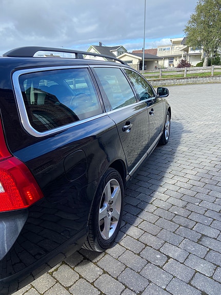 Volvo V70 13 of 30