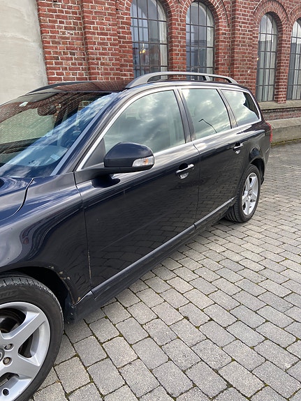 Volvo V70 7 of 30