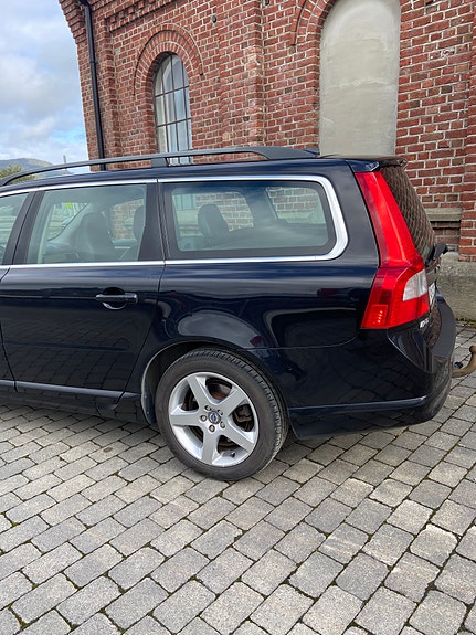 Volvo V70 8 of 30