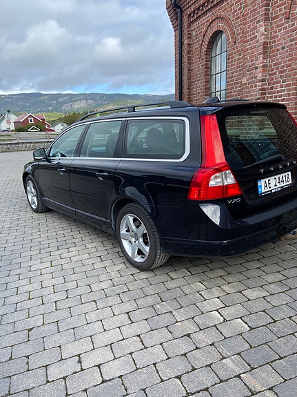 Volvo V70 9 of 30
