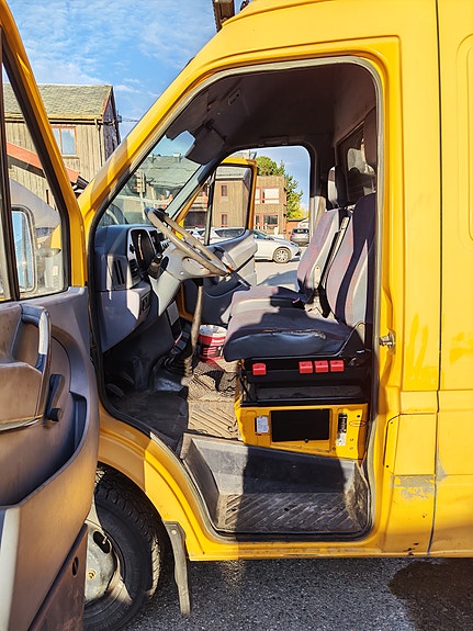 Mercedes-Benz Sprinter 412 19 of 25