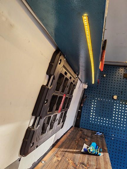 Mercedes-Benz Sprinter 412 25 of 25