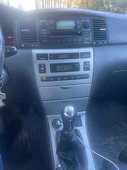 Toyota Corolla 6 of 13