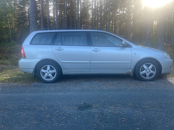 Toyota Corolla 4 of 13