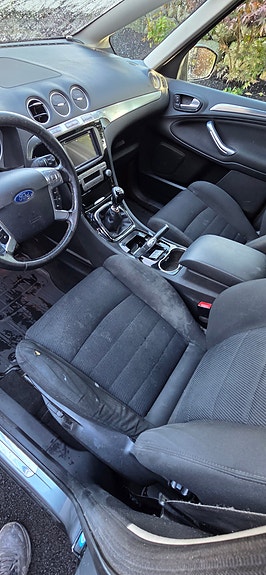 Ford S-MAX 8 of 10