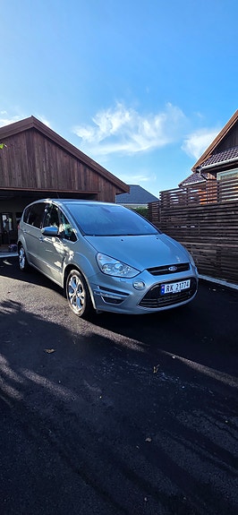 Ford S-MAX 5 of 10