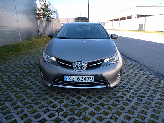 Toyota Auris 3 of 15