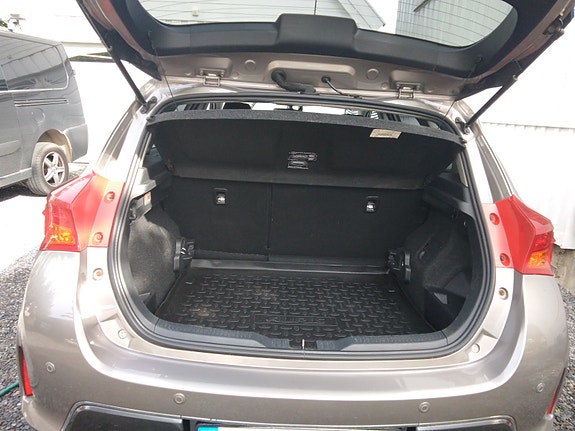 Toyota Auris 15 of 15