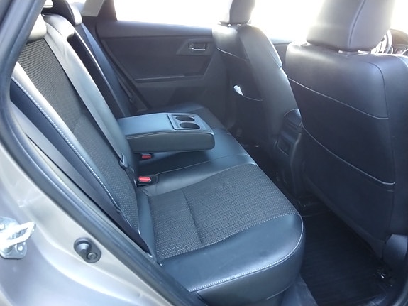 Toyota Auris 12 of 15