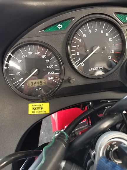 Suzuki GSX 600 F 4 of 5