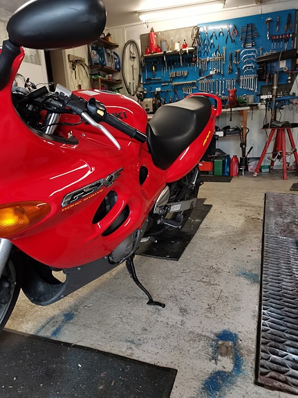 Suzuki GSX 600 F 2 of 5