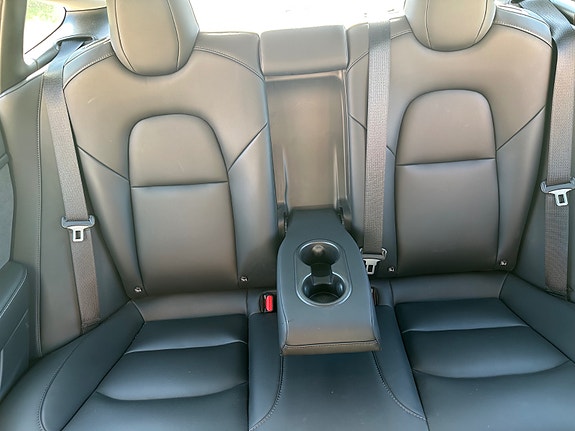 Tesla Model 3 30 of 30