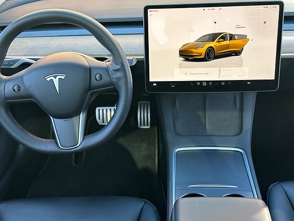 Tesla Model 3 27 of 30