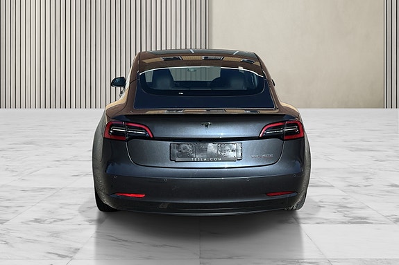 Tesla Model 3 13 of 30