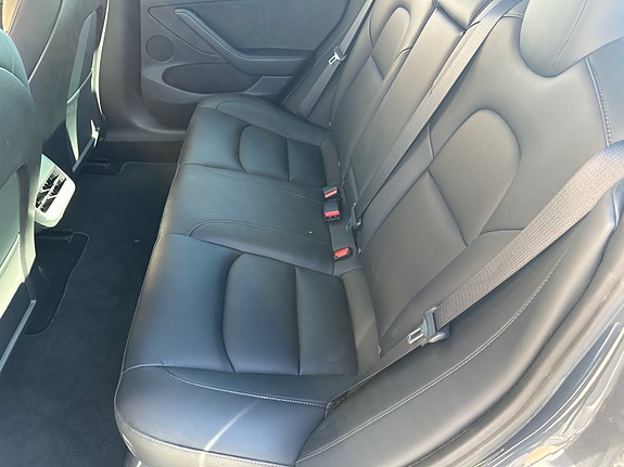 Tesla Model 3 28 of 30