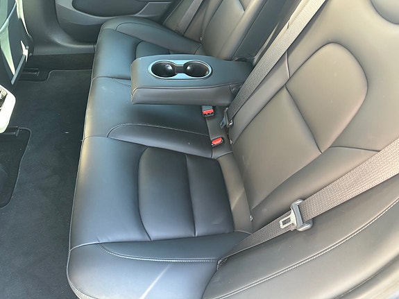 Tesla Model 3 29 of 30