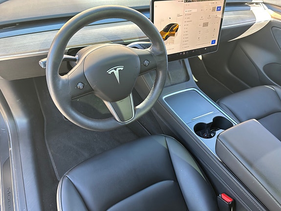 Tesla Model 3 25 of 30