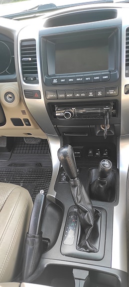 Toyota Land Cruiser 22 of 30