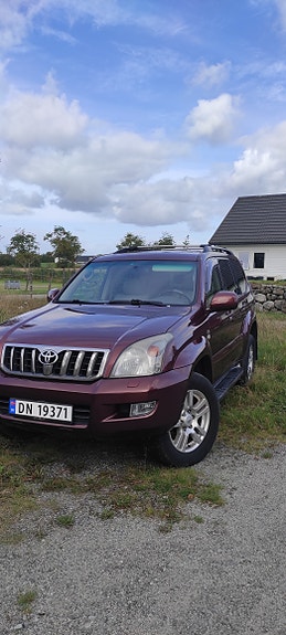 Toyota Land Cruiser 3 of 30