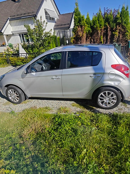 Hyundai i20 3 of 12