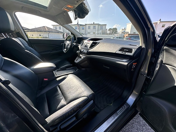 Honda CR-V 25 of 30