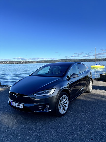 Tesla Model X 2 of 8