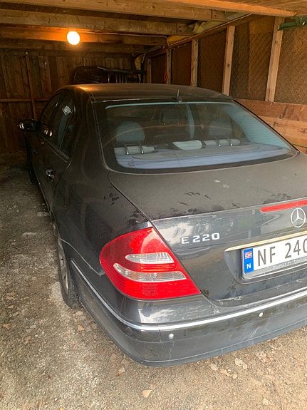 Mercedes-Benz E220 d 5 of 5