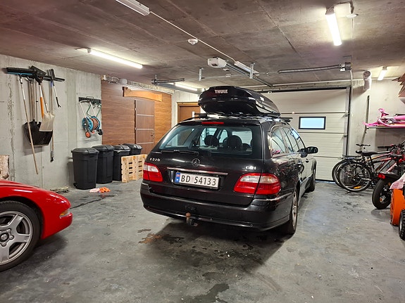 Mercedes-Benz E220 d 2 of 30
