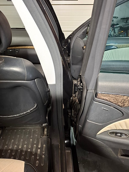 Mercedes-Benz E220 d 21 of 30