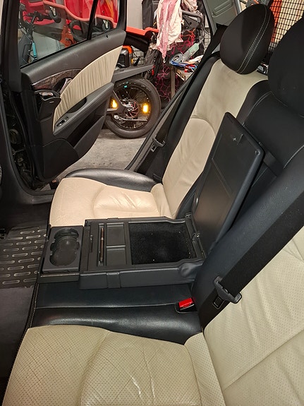 Mercedes-Benz E220 d 30 of 30