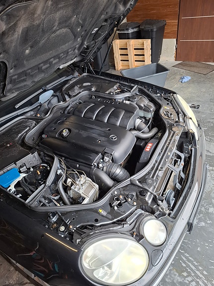 Mercedes-Benz E220 d 4 of 30