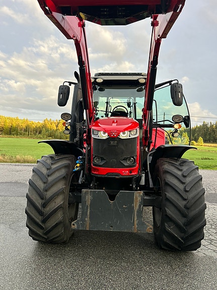 Massey Ferguson 6718 Dyna-VT EF 18 of 24