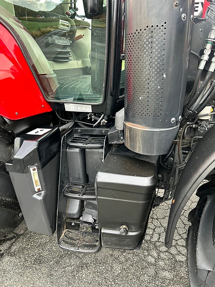 Massey Ferguson 6718 Dyna-VT EF 17 of 24