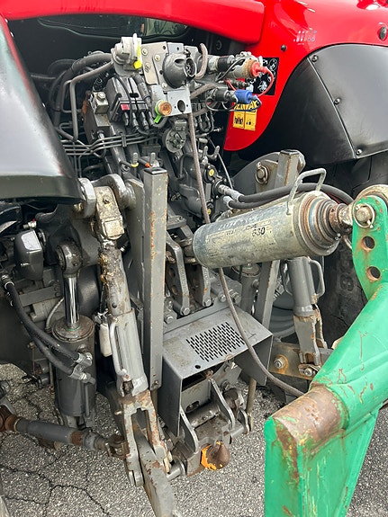 Massey Ferguson 6718 Dyna-VT EF 14 of 24